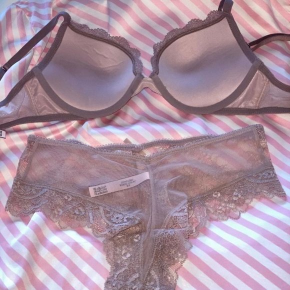 VS Dream Angels 32C Bra + Matching Panty Small - Picture 2 of 4
